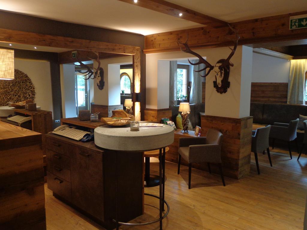 Hotel Burgschrofn Тукс Экстерьер фото