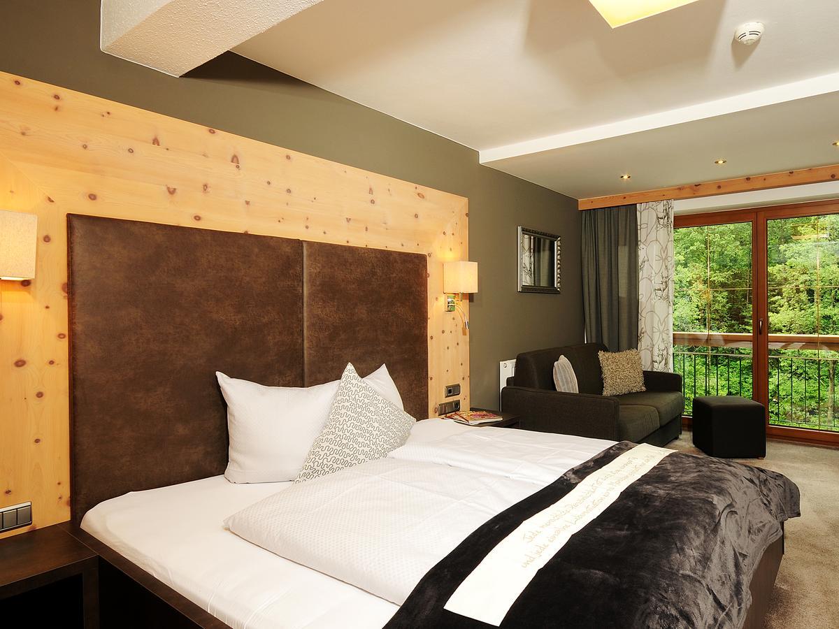Hotel Burgschrofn Тукс Экстерьер фото